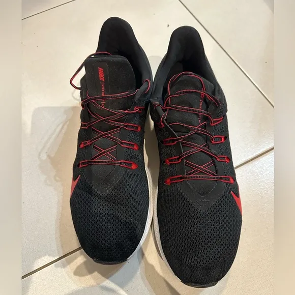 Nike running sneakers black and red 13 US