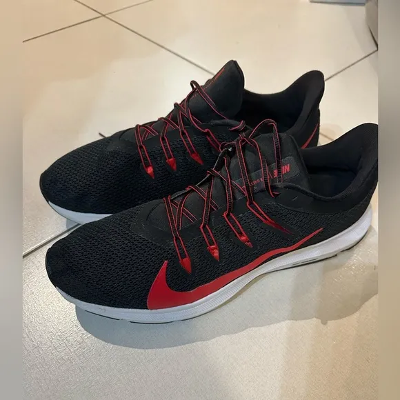 Nike running sneakers black and red 13 US