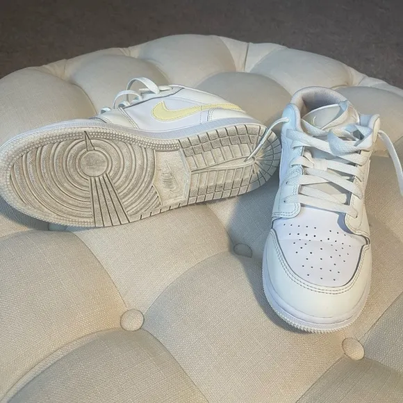 Nike Sneakers size 7y