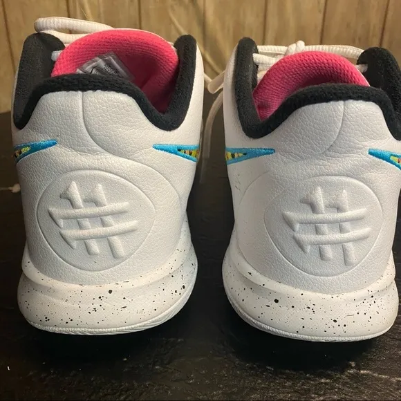 Nike sneakers size 7y