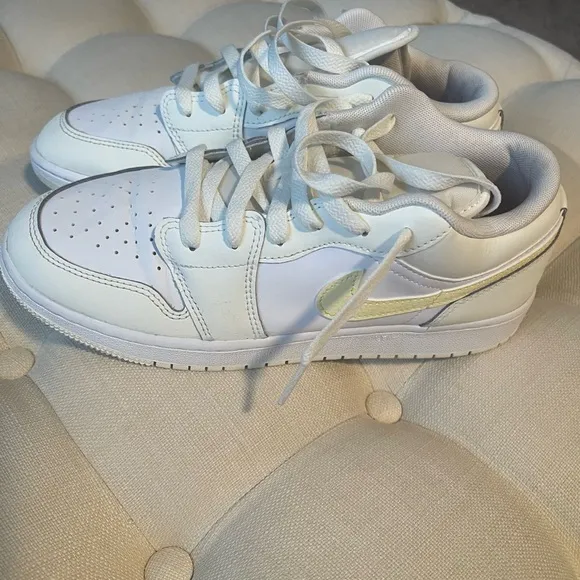Nike Sneakers size 7y