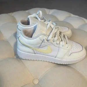 Nike Sneakers size 7y