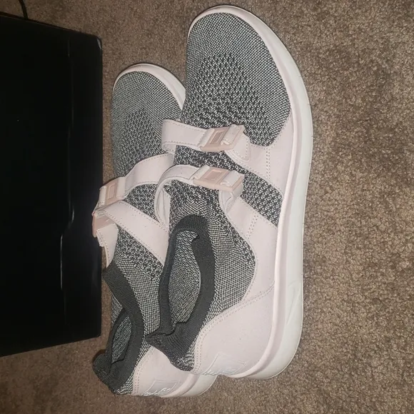 Nike Sock Racer Ultra Flyknit Women's Run Shoes 8.5