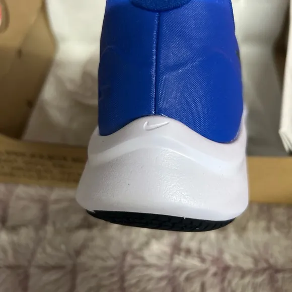 Nike Star Runner 3 Girl sneakers size 6Y