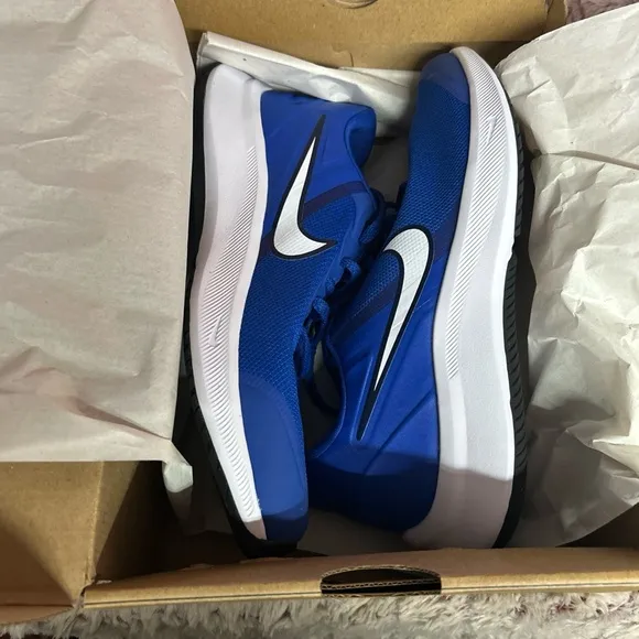 Nike Star Runner 3 Girl sneakers size 6Y