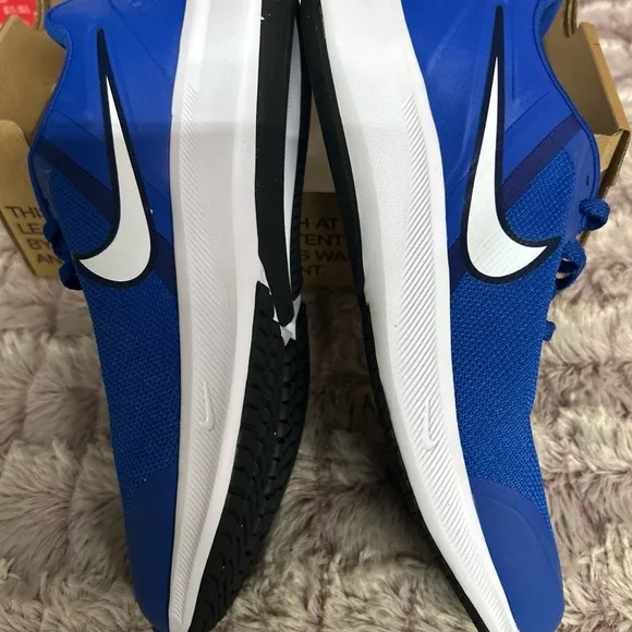 Nike Star Runner 3 Girl sneakers size 6Y