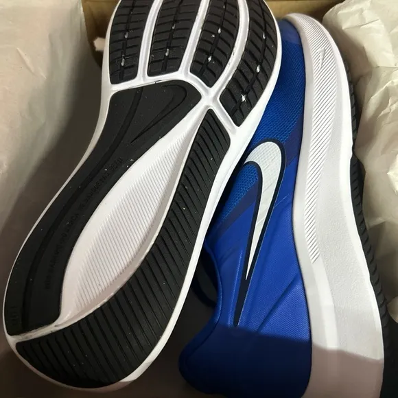 Nike Star Runner 3 Girl sneakers size 6Y