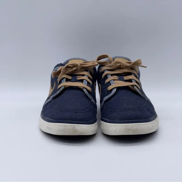 Nike Suketo Obsidian Sneakers.