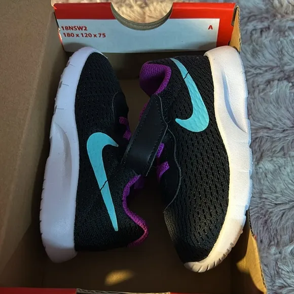 Nike TanJun Baby Sneakers size 5.0