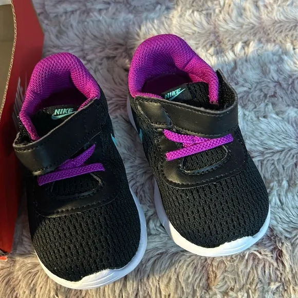 Nike TanJun Baby Sneakers size 5.0