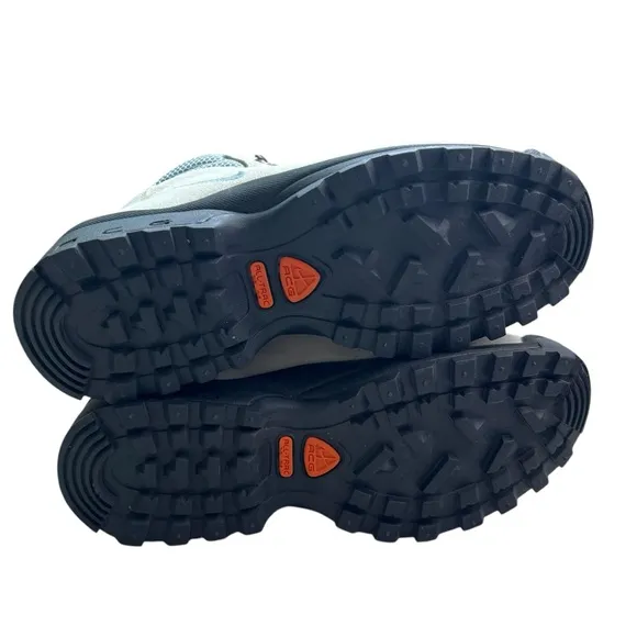 Nike Vintage Women’s ACG Size 8.5 Hiking Boots