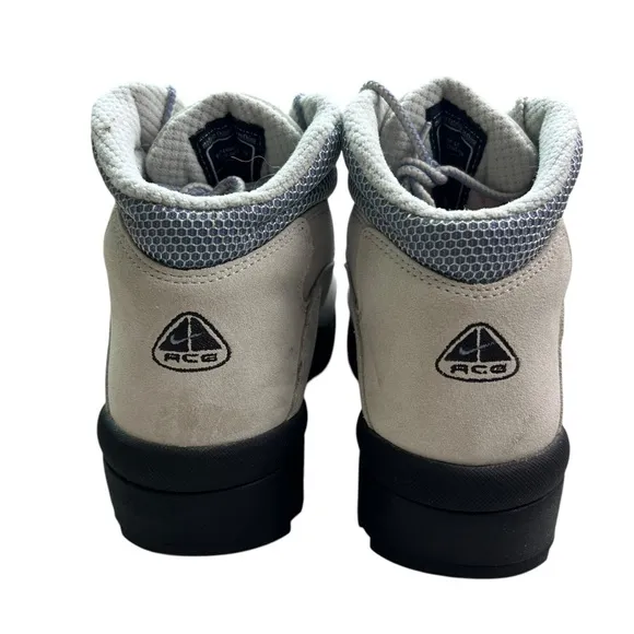Nike Vintage Women’s ACG Size 8.5 Hiking Boots