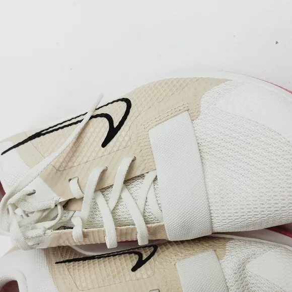 Nike women running shoes size 8.5 white and pink