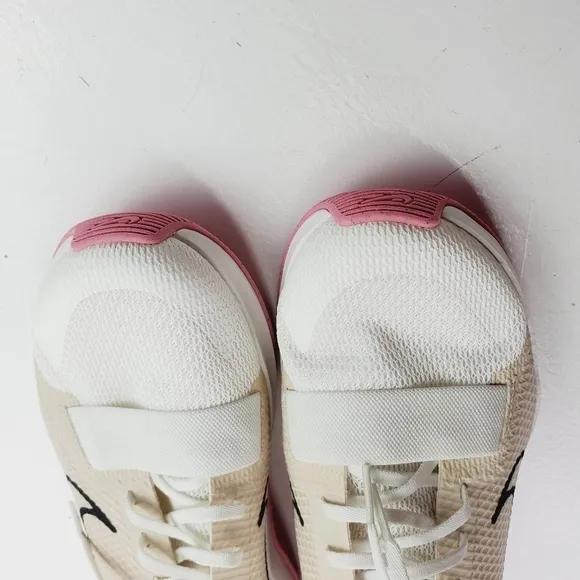 Nike women running shoes size 8.5 white and pink