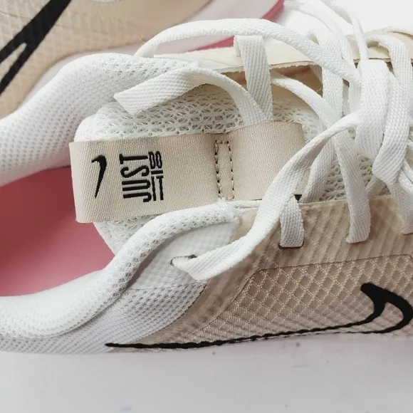 Nike women running shoes size 8.5 white and pink