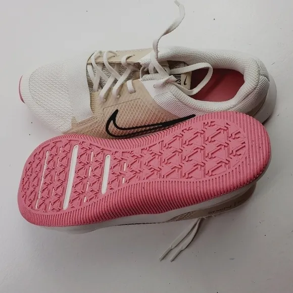 Nike women running shoes size 8.5 white and pink