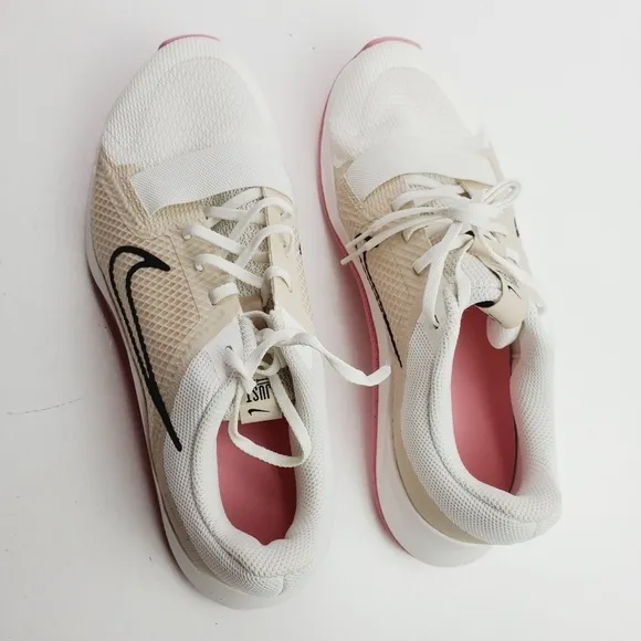 Nike women running shoes size 8.5 white and pink