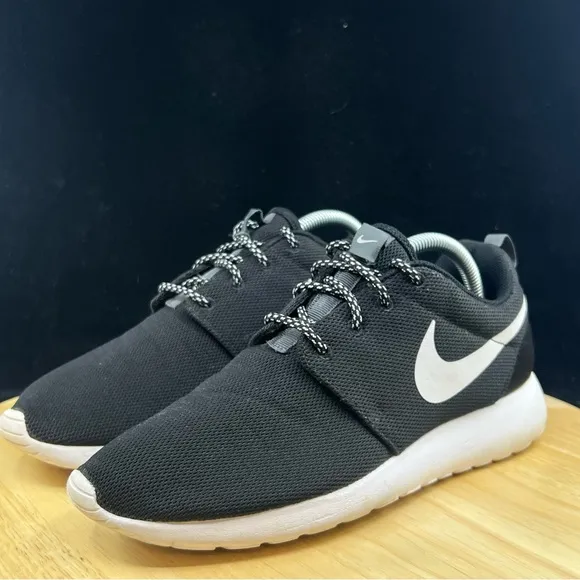 Nike Womens Roshe One 844994-002 Black Running Shoes Sneakers Size 8.5