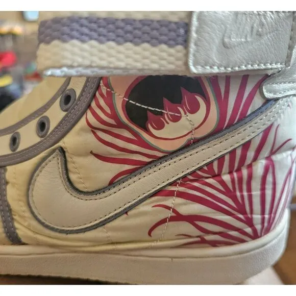 Nike Women's Vandal &quot;Claw Money&quot; Sneakers Size 9.5