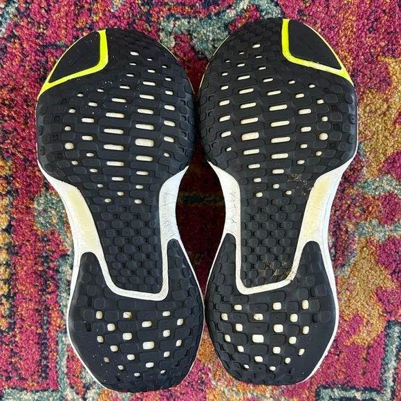 Nike | Women's ‘White Volt Hyper Pink’ ZoomX Invincible Run Flyknit3 sneaker 8.5