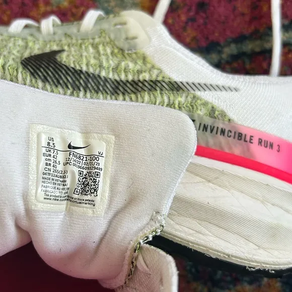 Nike | Women's ‘White Volt Hyper Pink’ ZoomX Invincible Run Flyknit3 sneaker 8.5