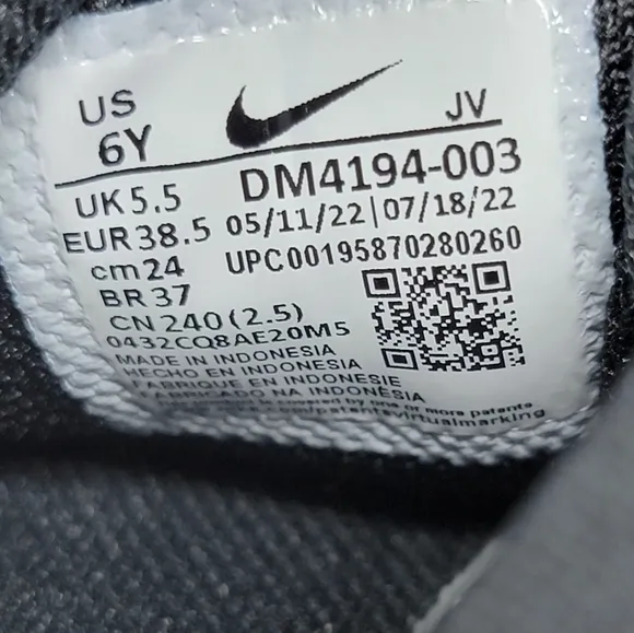 Nike Youth Size 6Y Downshifter 12 Running Shoes DM4194-003 Black White New