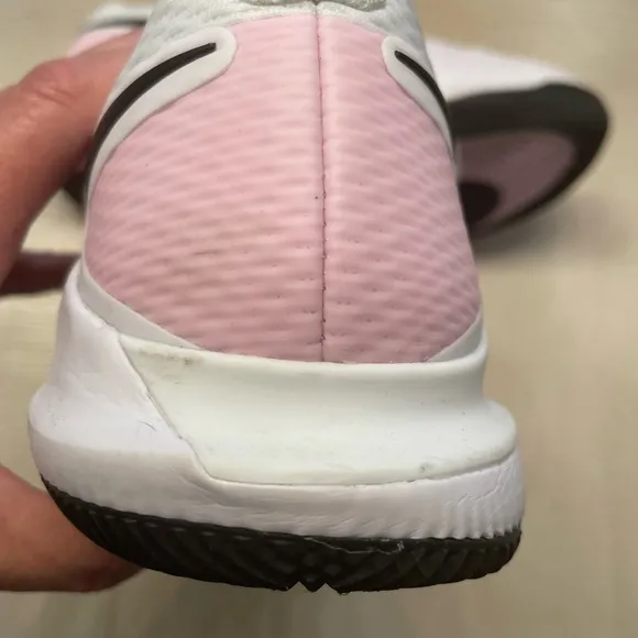 Nike Zoom Pink &amp; White Sneakers Sz 9.5 Perfect Condition‎