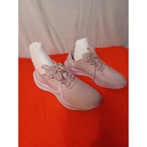 NIKE ZOOM RUNNING TENNIS SHOES