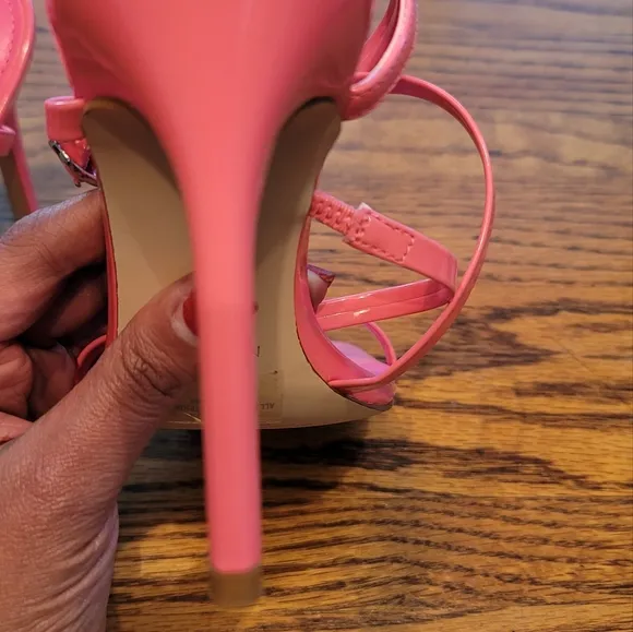 Nine West Tilas Neon Hot Pink Patent Leather Square Strappy Sandal Heels Shoes