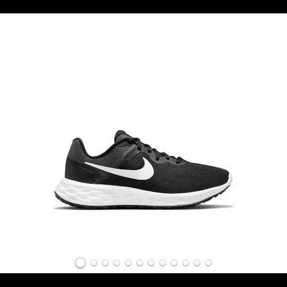 NWB Nike Revolution 6 Running Shoes