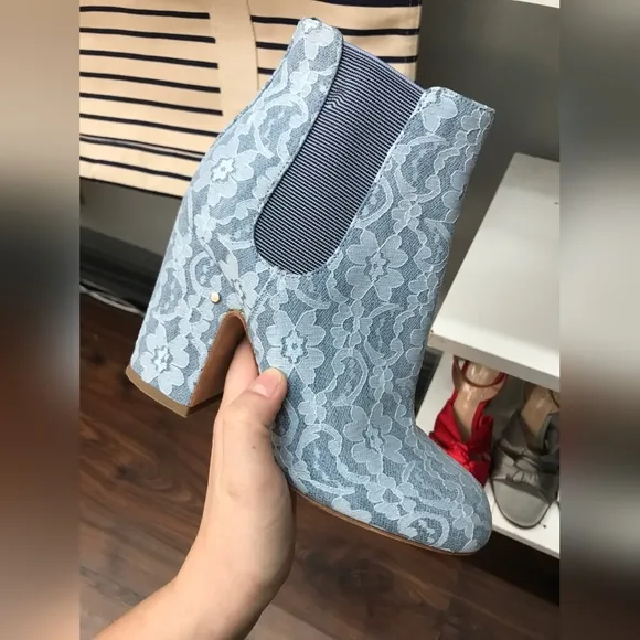 NwoB $720 Laurence Dacade boots