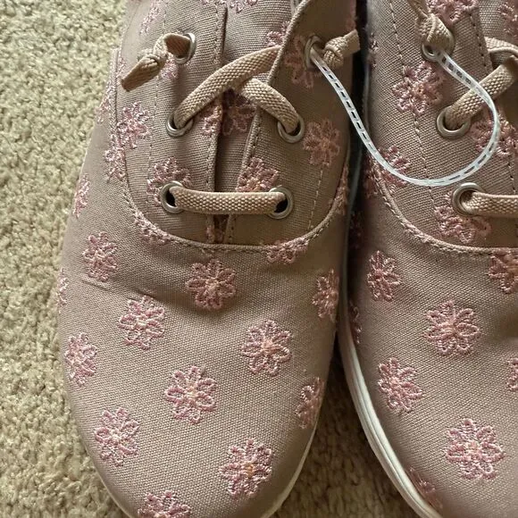 NWOB Cloudsteppers by Clarks Breeze Ave Women 12 Taupe Casual Washable Sneakers