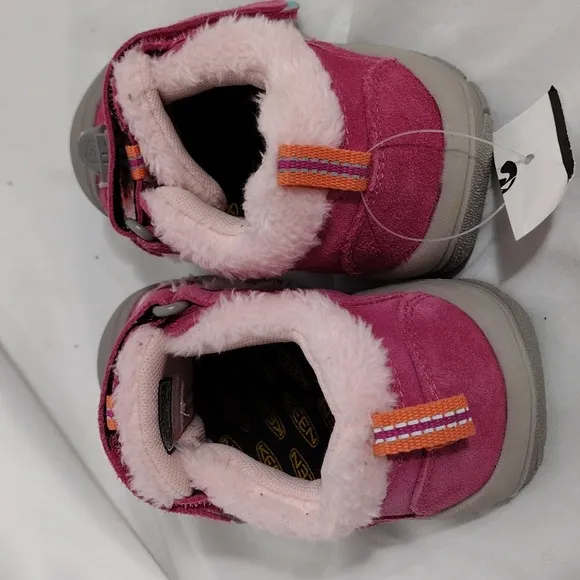 NWOB Keen Girls Fruit Dove/Ballet Slipper Newport Shoe Winter Fur Sneakers Sz 11