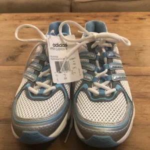 NWT Adidas Light Blue Viper Cushion Running Shoe, Size 6