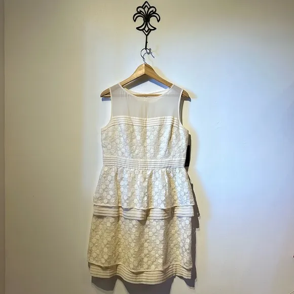 NWT Adrianna Papell Nordstrom Size 12 Cream lace wedding dinner theater dress