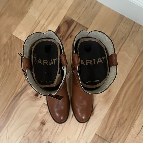 NWT Ariat Brown Leather Cowboy/Riding Boots