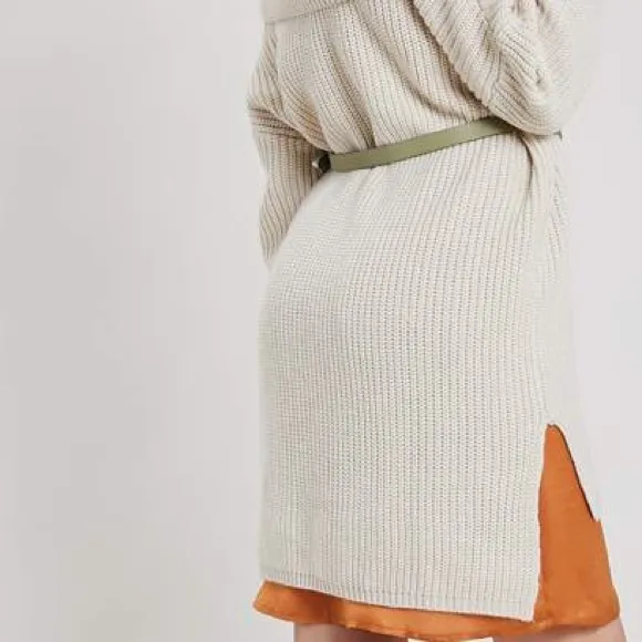 NWT!💕 Long Sleeve Cowl Neck Sweater Top