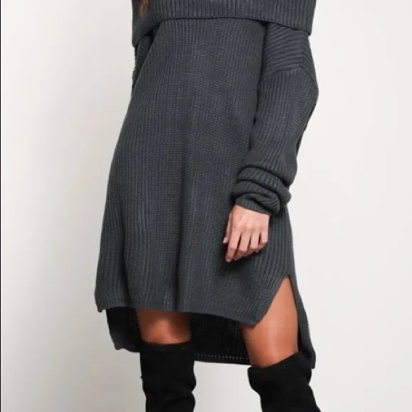 NWT!💕 Long Sleeve Cowl Neck Sweater Top