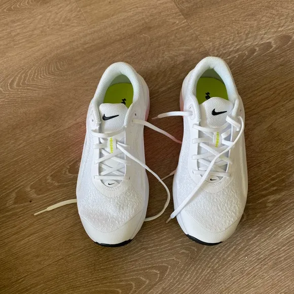 NWT Nike Versair 'White Cyber Volt' Women's White Running Shoes sneakers