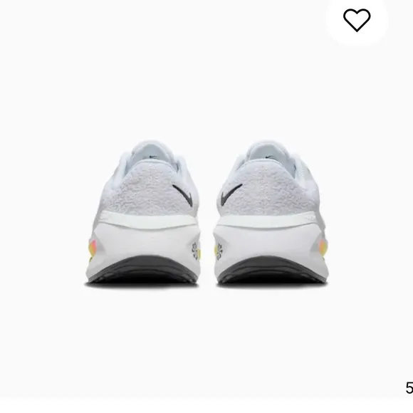 NWT Nike Versair 'White Cyber Volt' Women's White Running Shoes sneakers