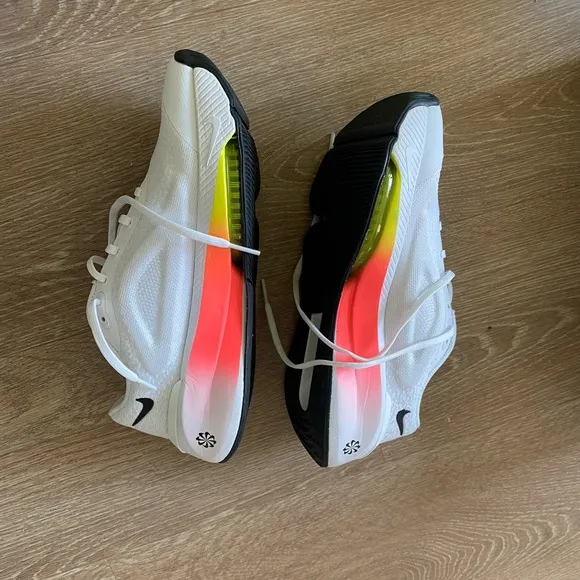 NWT Nike Versair 'White Cyber Volt' Women's White Running Shoes sneakers