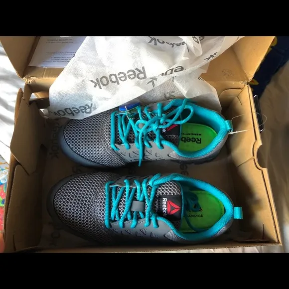 NWT Reebok Grey Slip Resistant Soft Toe Work Shoe