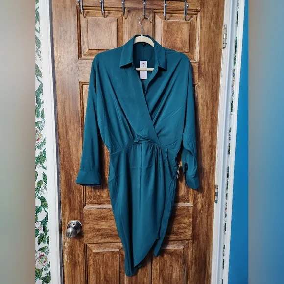 NWT Sz M Teal Express Asymmetrical Portofino Dress