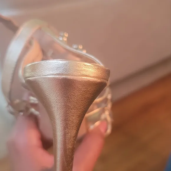 NWT Vince Camoto Gold Metallic Shimmer Genuine Leather Caged Heels Shoes 8.5