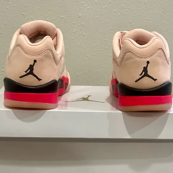 NWT Women’s “She Can Ball” Air Jordan Pink Sneakers in OG Box SZ 9.5