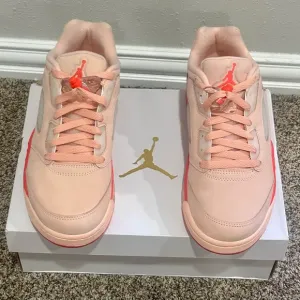 NWT Women’s “She Can Ball” Air Jordan Pink Sneakers in OG Box SZ 9.5