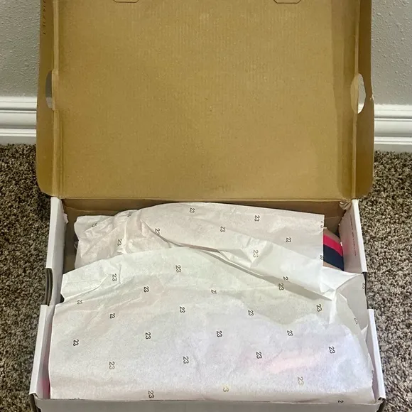 NWT Women’s “She Can Ball” Air Jordan Pink Sneakers in OG Box SZ 9.5