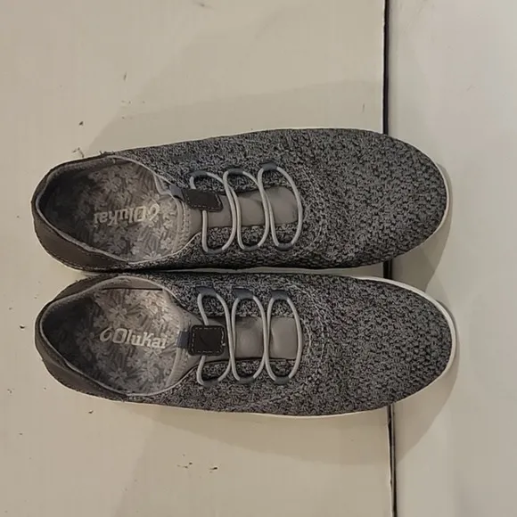 OLUKAI ALAPA LI‎ SNEAKERS (sz 8)