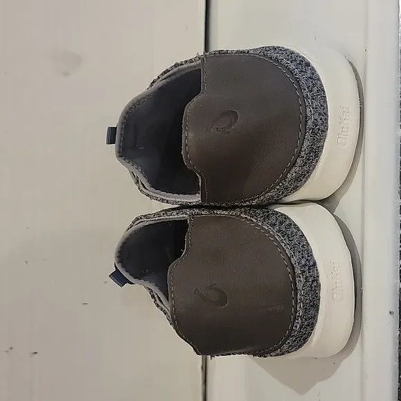 OLUKAI ALAPA LI‎ SNEAKERS (sz 8)