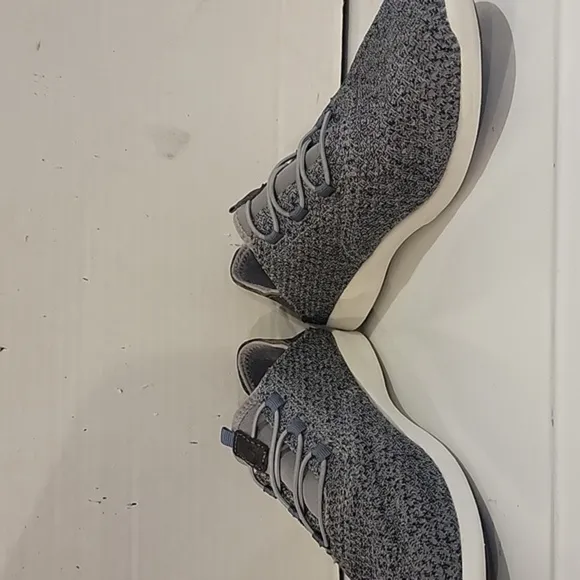 OLUKAI ALAPA LI‎ SNEAKERS (sz 8)